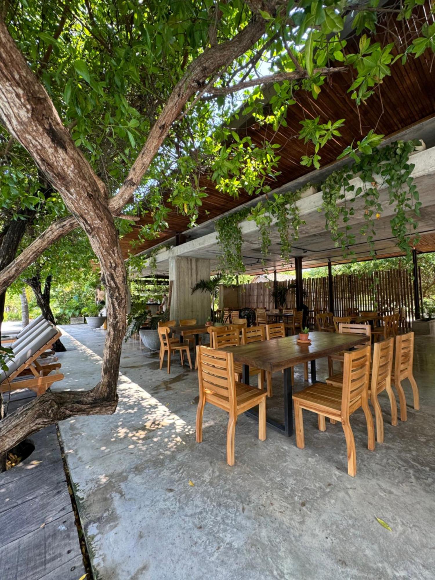 Sabai Beach Hotel Baru Exterior photo