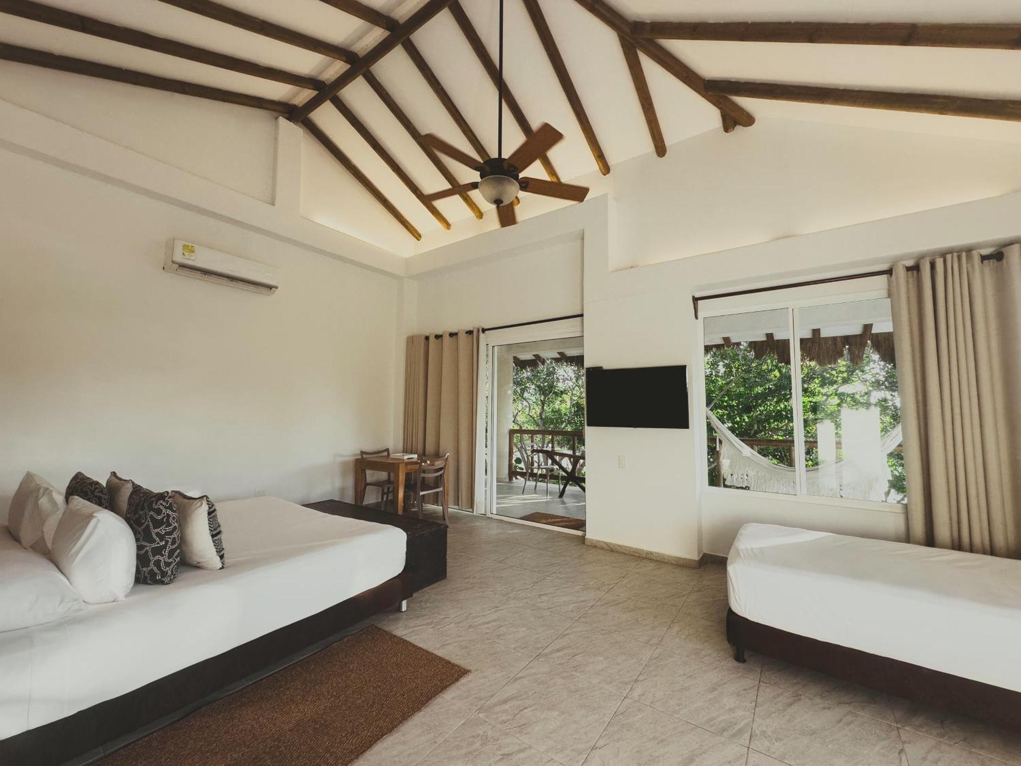 Sabai Beach Hotel Baru Exterior photo